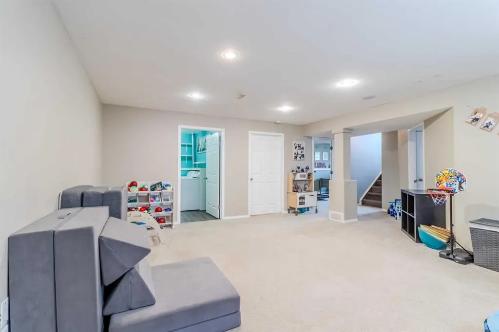 44 O'Neil Close