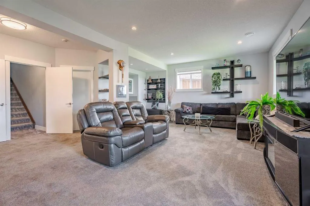 1483 Aldrich Place