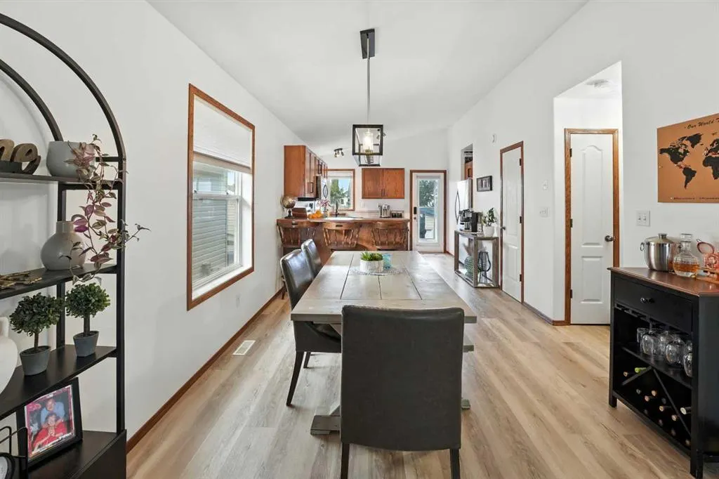 28 Lanterman Close