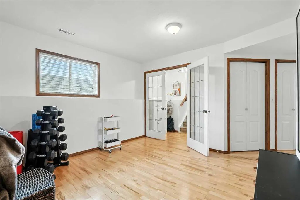 28 Lanterman Close