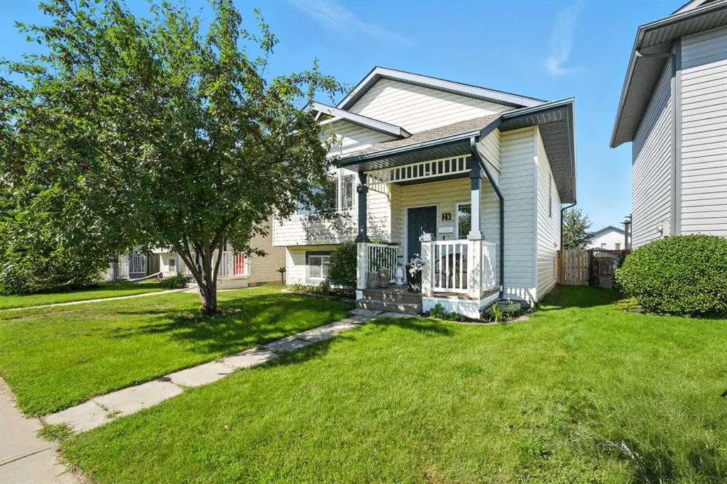 28 Lanterman Close