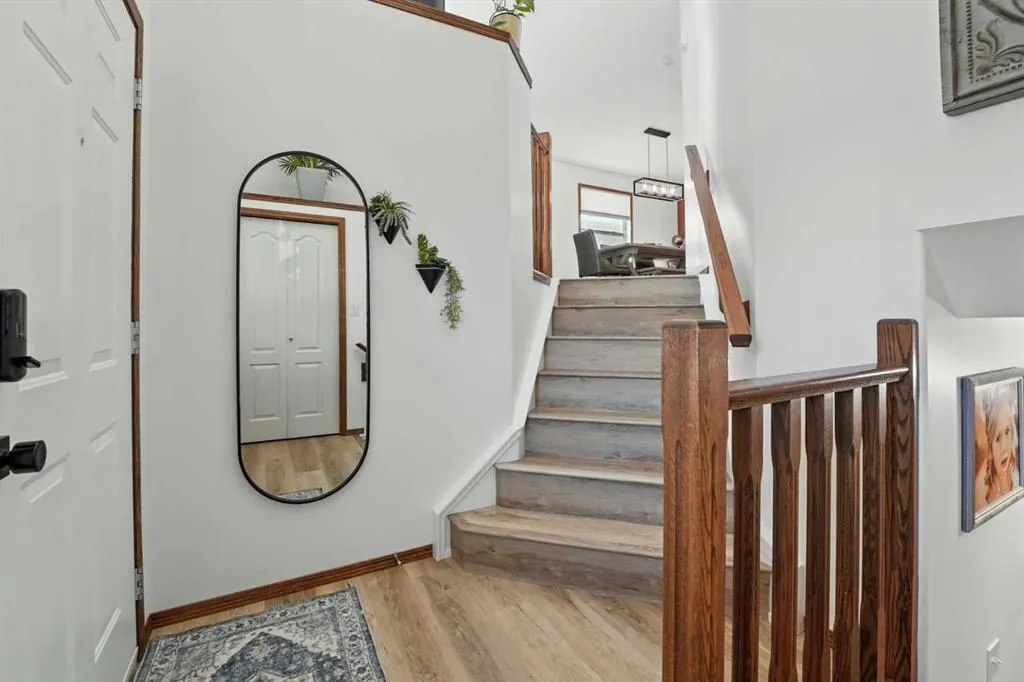 28 Lanterman Close