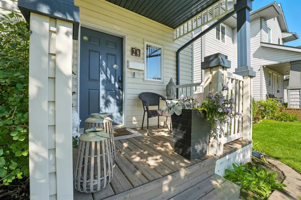 28 Lanterman Close