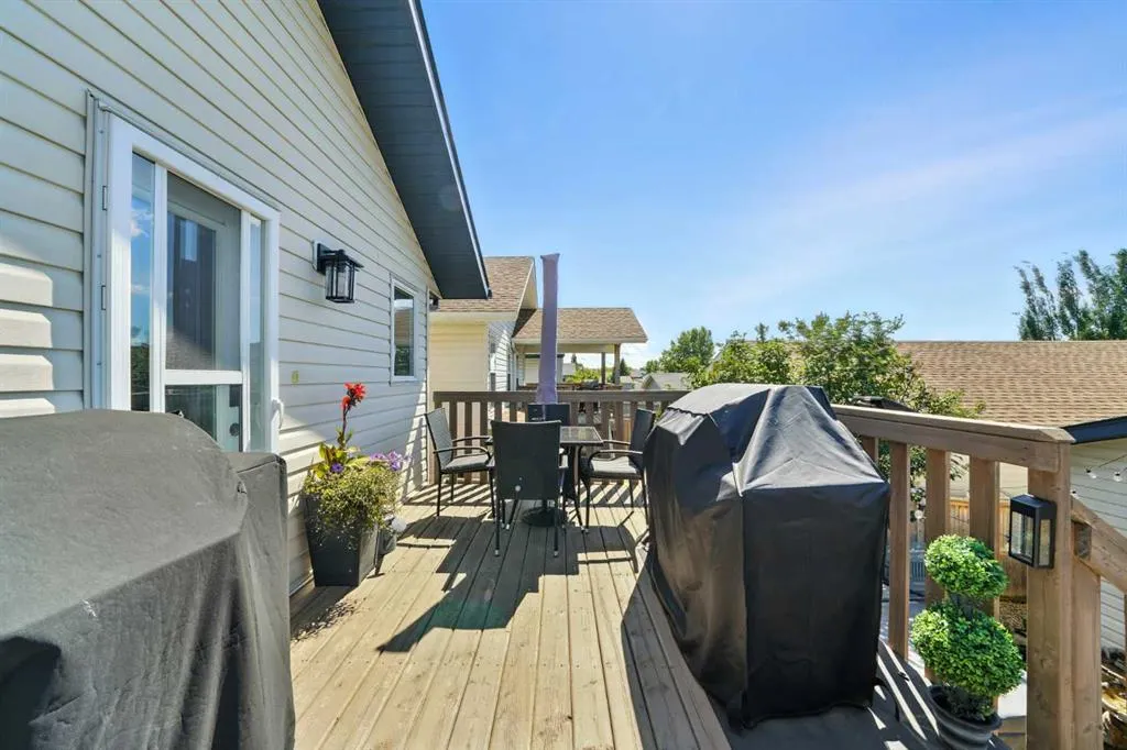 28 Lanterman Close