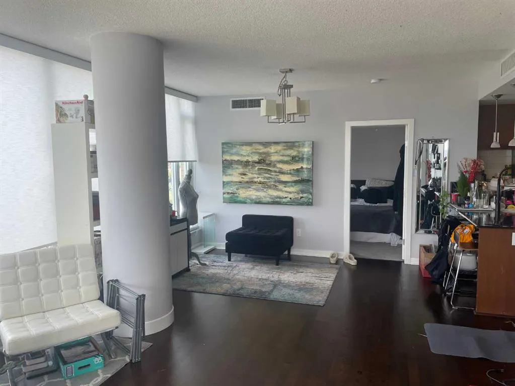 888 4 Avenue SW, #803