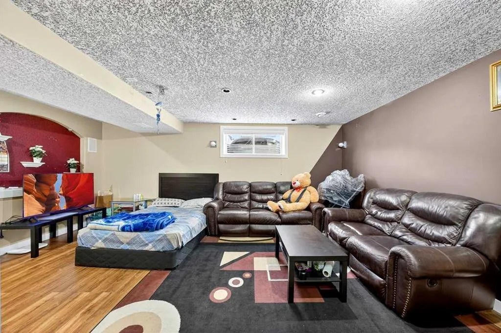 143 Saddleland Crescent NE