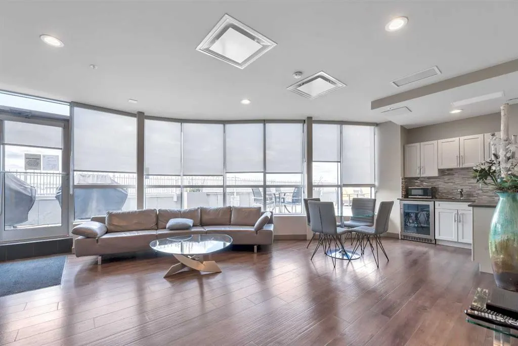 24 Varsity Estates Circle NW, #410