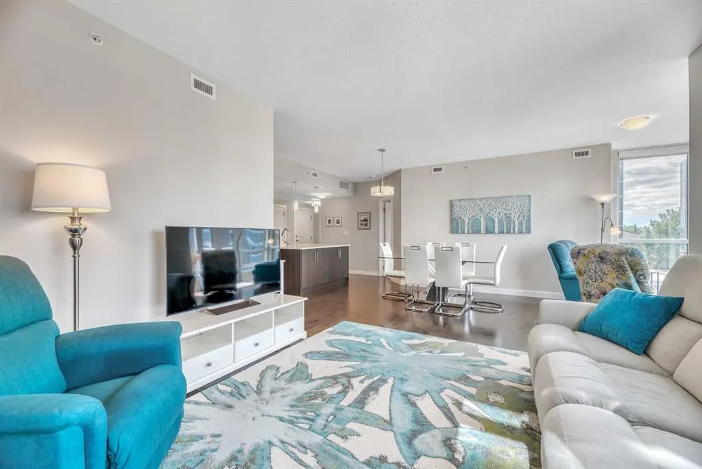 24 Varsity Estates Circle NW, #410