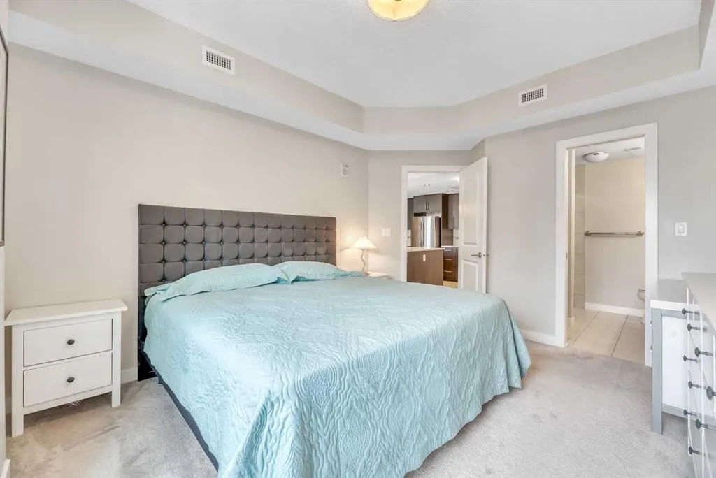 24 Varsity Estates Circle NW, #410