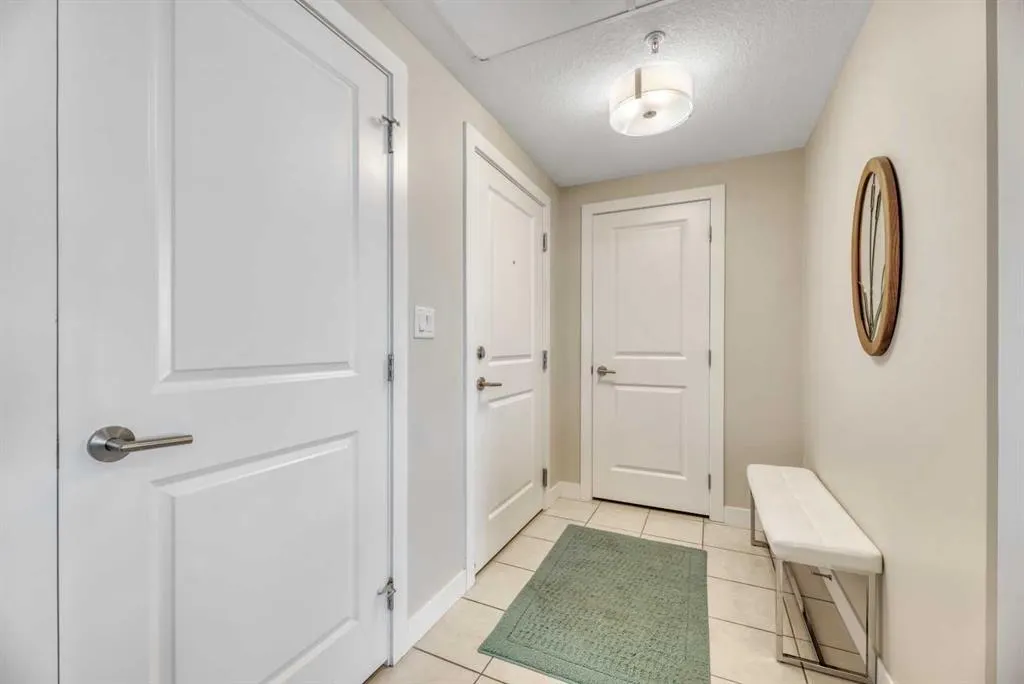 24 Varsity Estates Circle NW, #410
