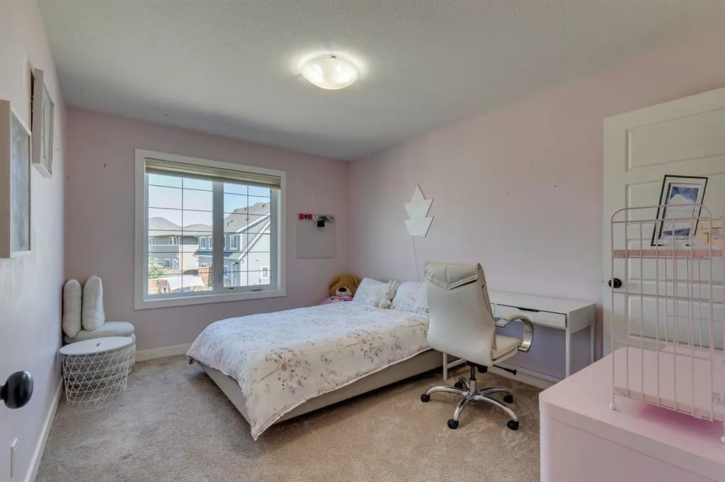 119 Marquis Crescent SE