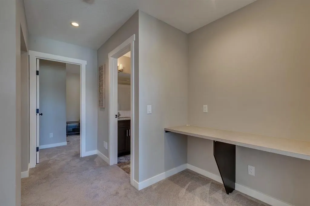 119 Marquis Crescent SE