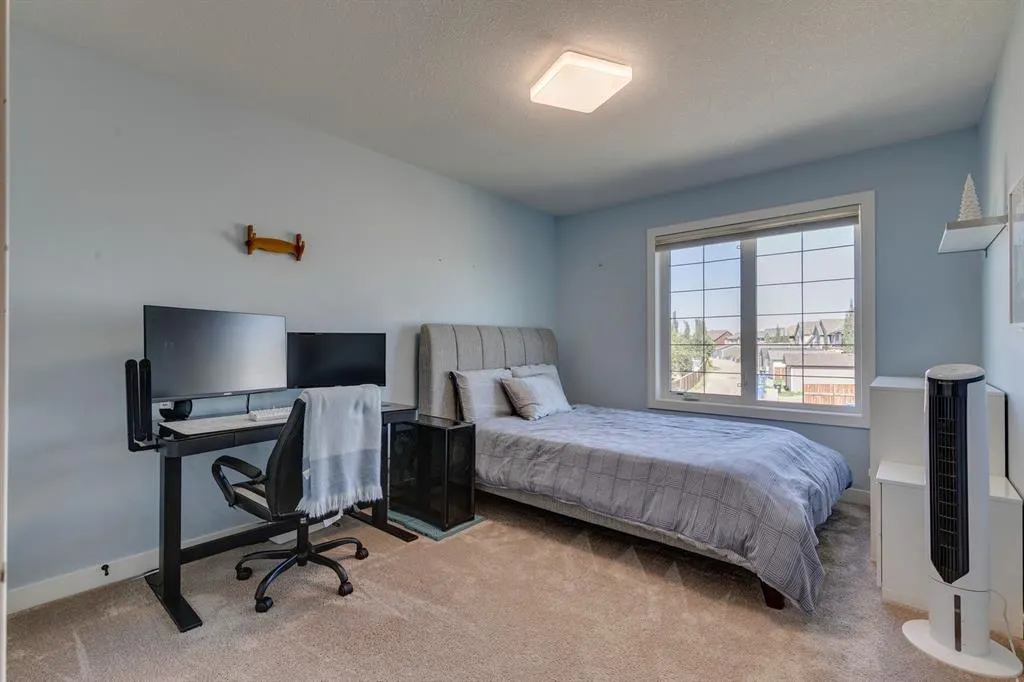 119 Marquis Crescent SE