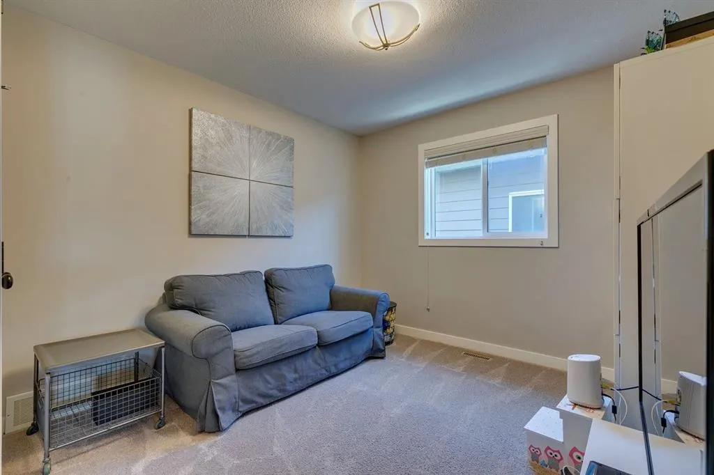 119 Marquis Crescent SE