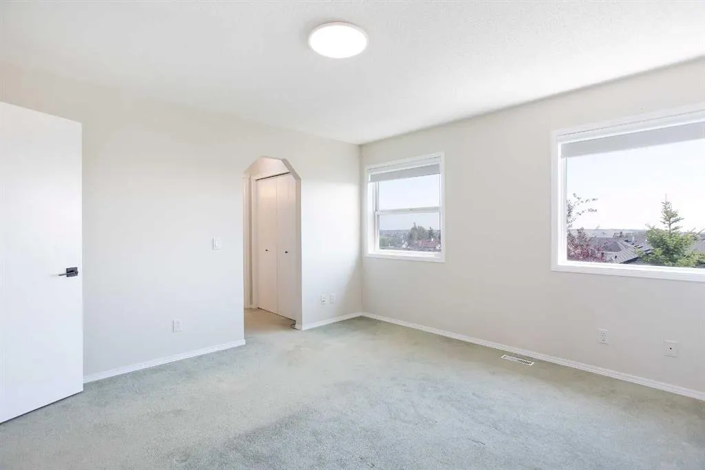 38 Hidden Ranch Close NW