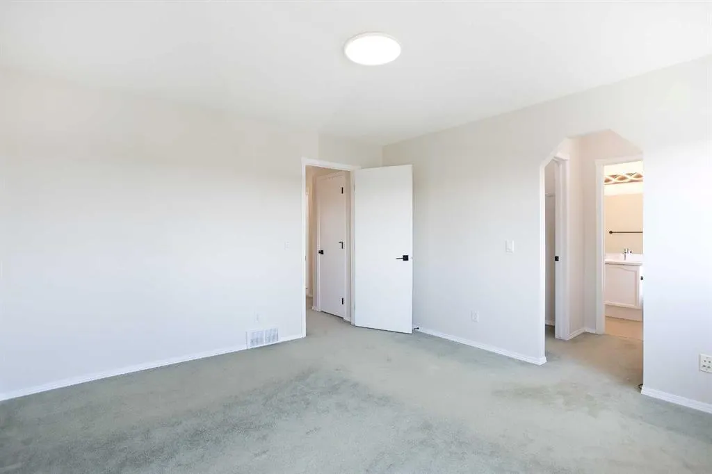 38 Hidden Ranch Close NW