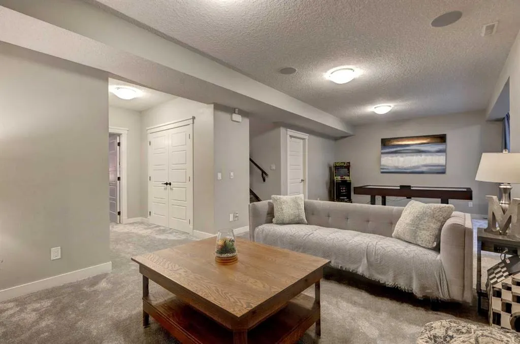 19 Cranbrook Crescent SE