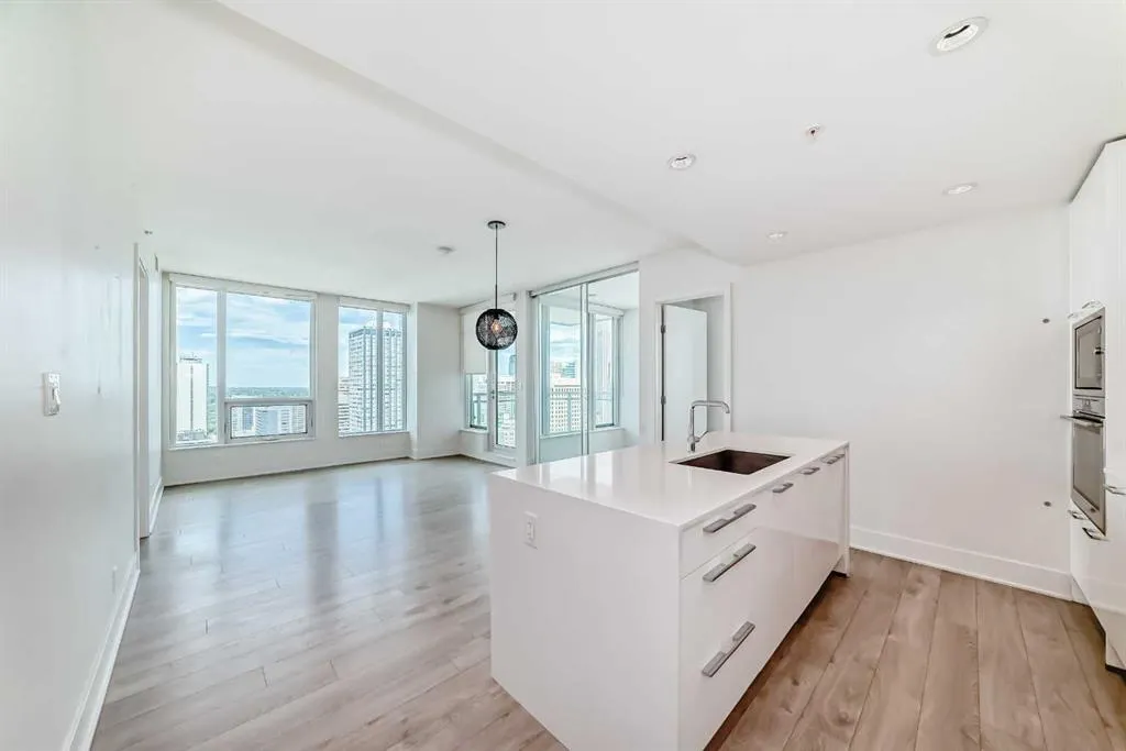 901 10 Avenue SW, #2706