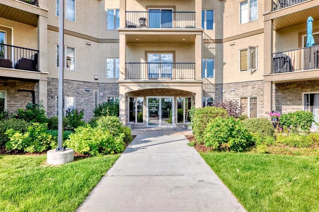 52 Cranfield Link SE, #212