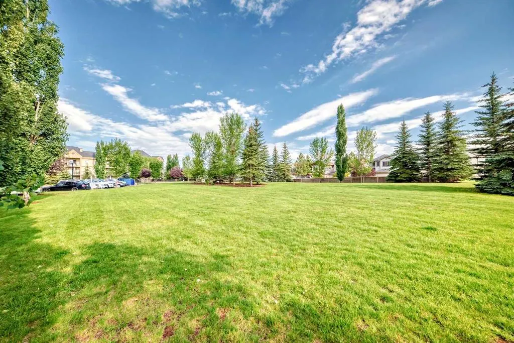 52 Cranfield Link SE, #212