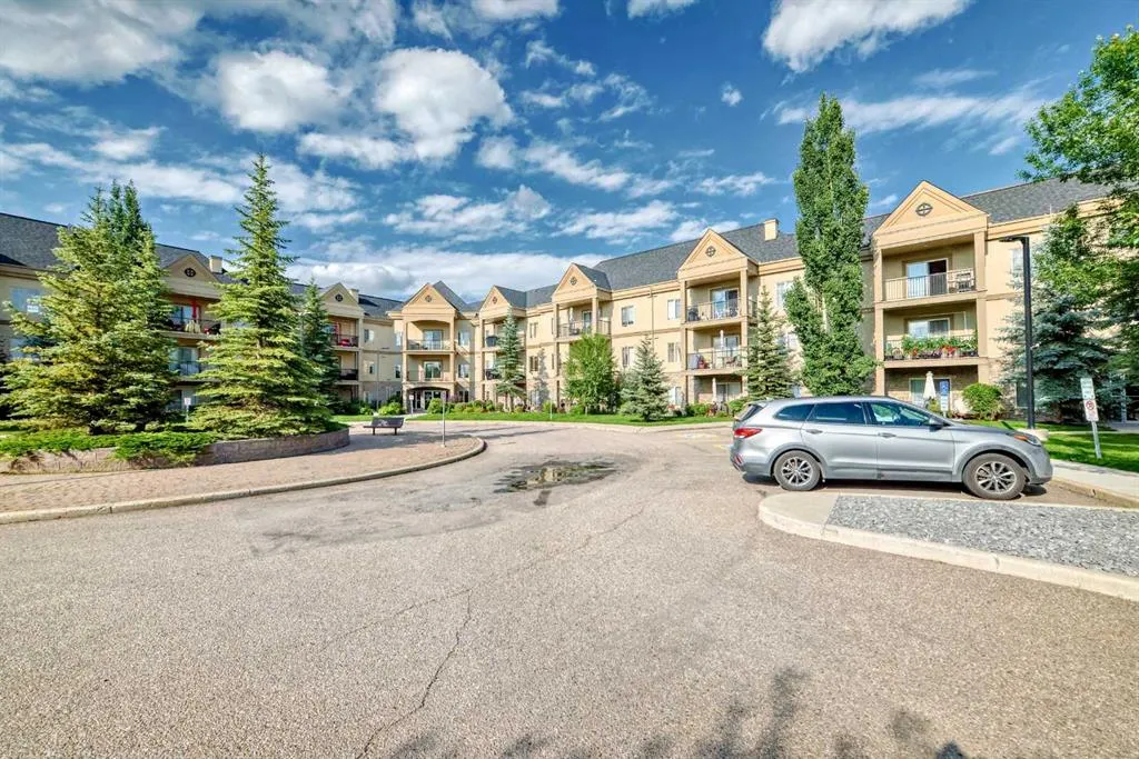 52 Cranfield Link SE, #212