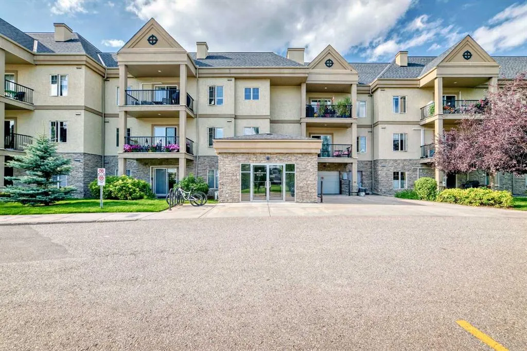 52 Cranfield Link SE, #212