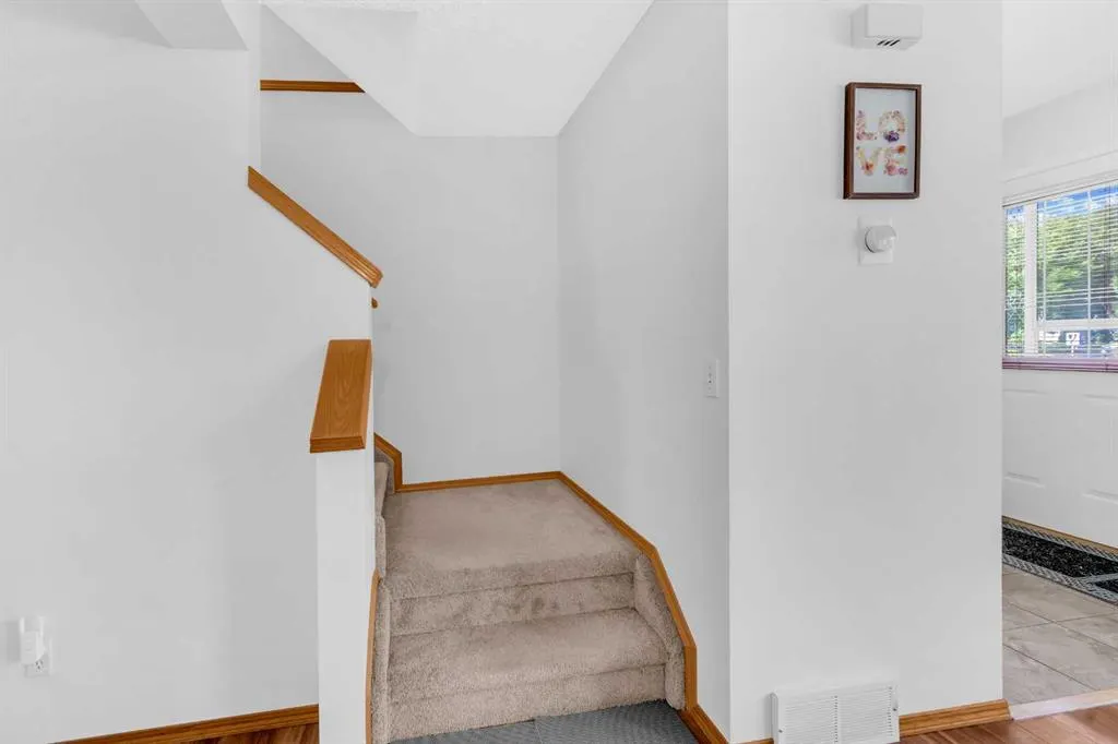 148 Tarington Park NE