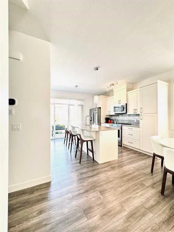 641 Evanston Manor NW