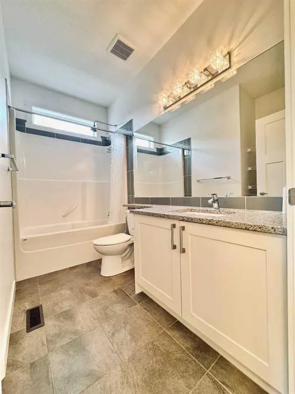 641 Evanston Manor NW