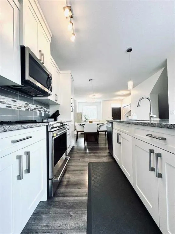 641 Evanston Manor NW