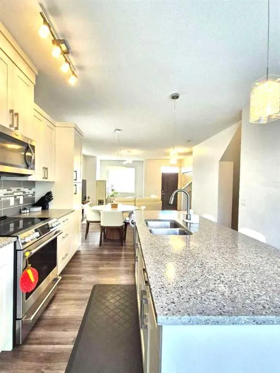 641 Evanston Manor NW