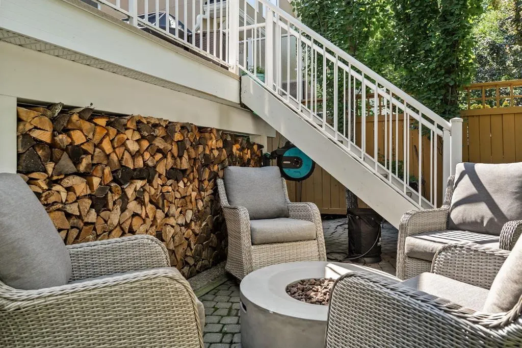 32 Aspen Meadows Green SW