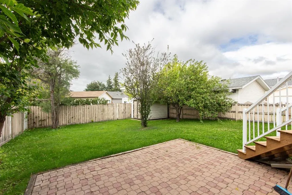 66 Edwards Crescent