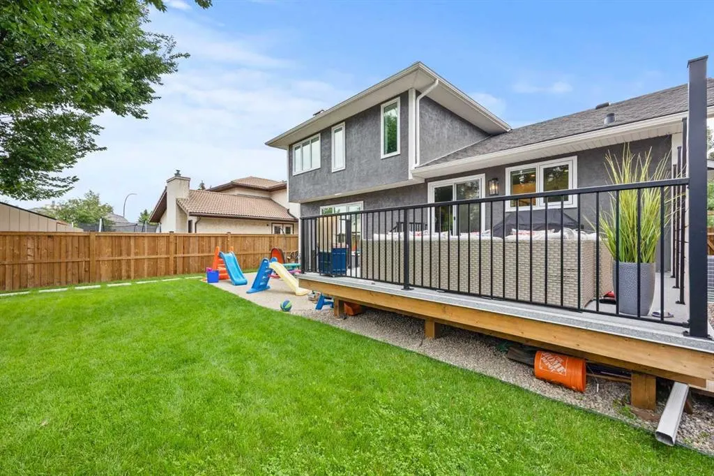 8285 Edgebrook Drive NW