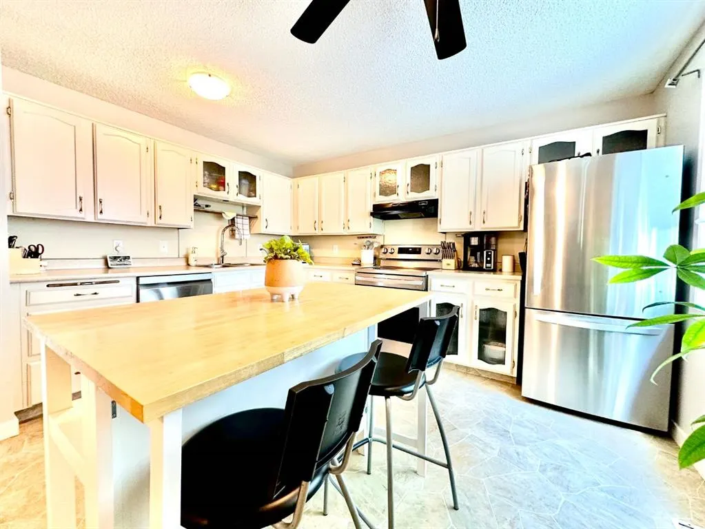 232 Midpark Gardens SE