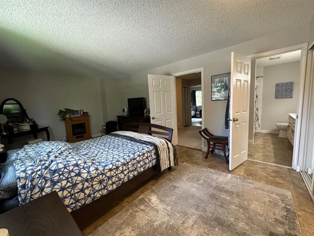 232 Midpark Gardens SE