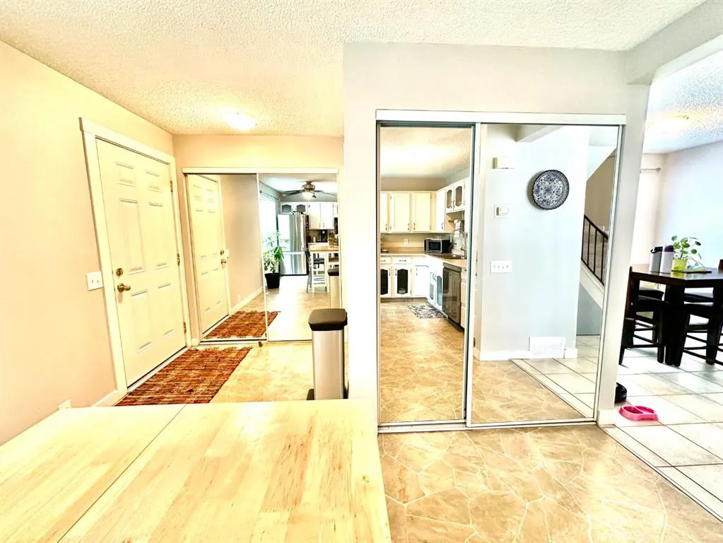 232 Midpark Gardens SE