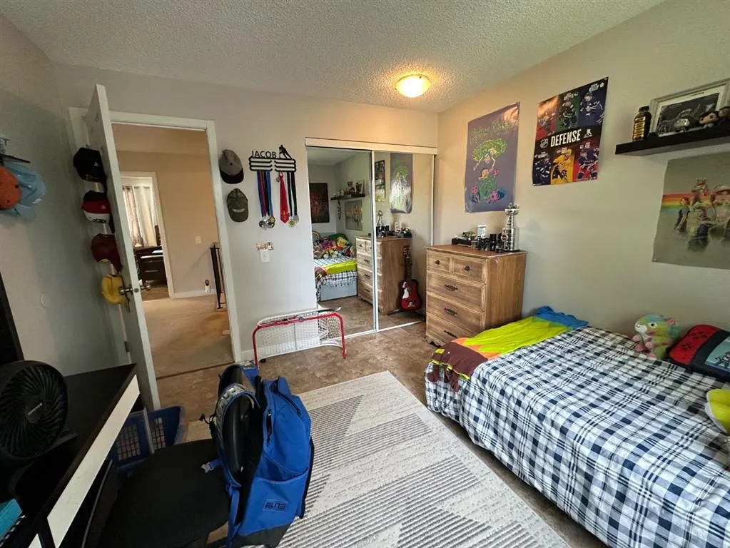 232 Midpark Gardens SE