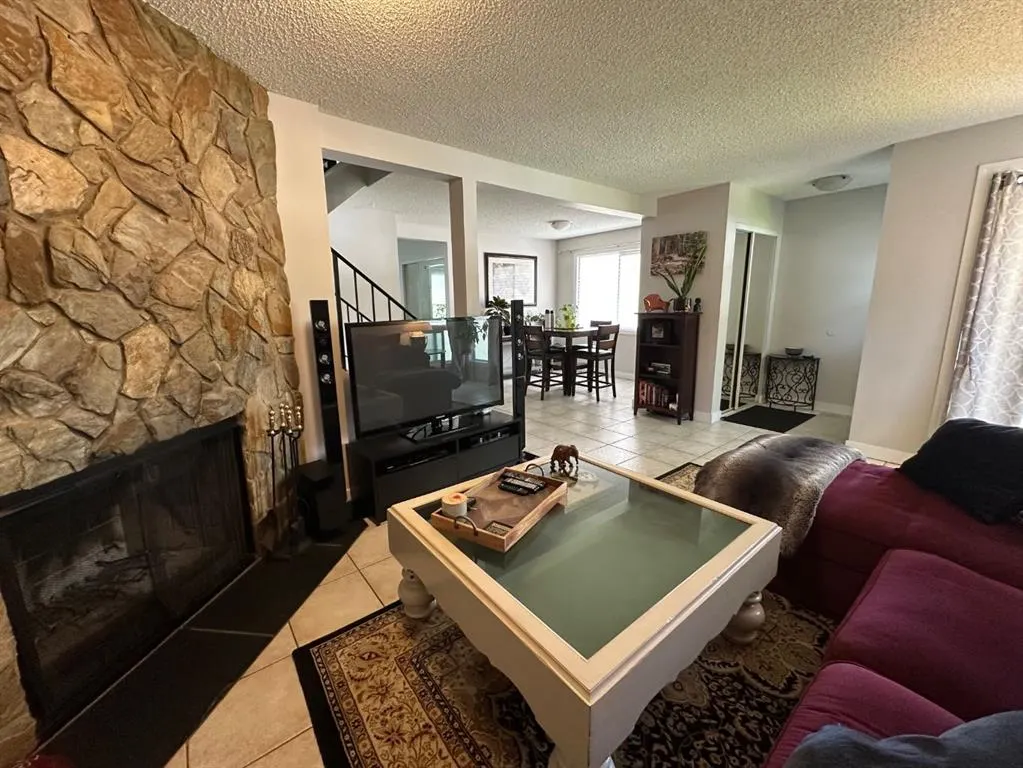 232 Midpark Gardens SE