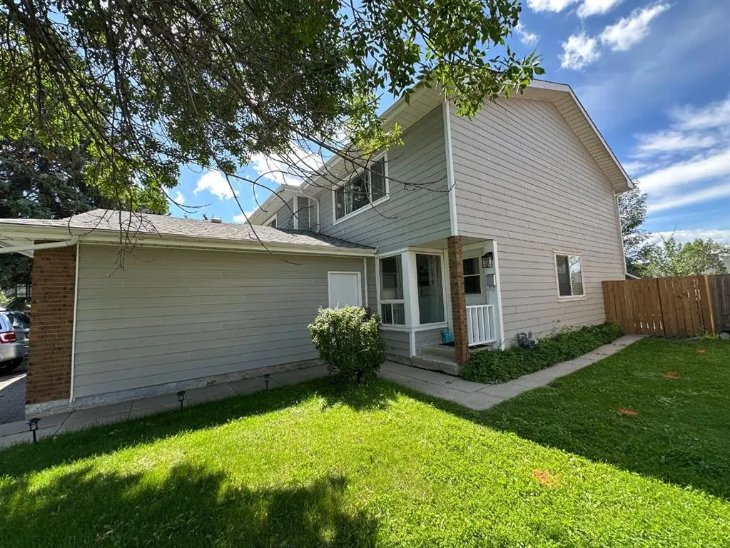 232 Midpark Gardens SE