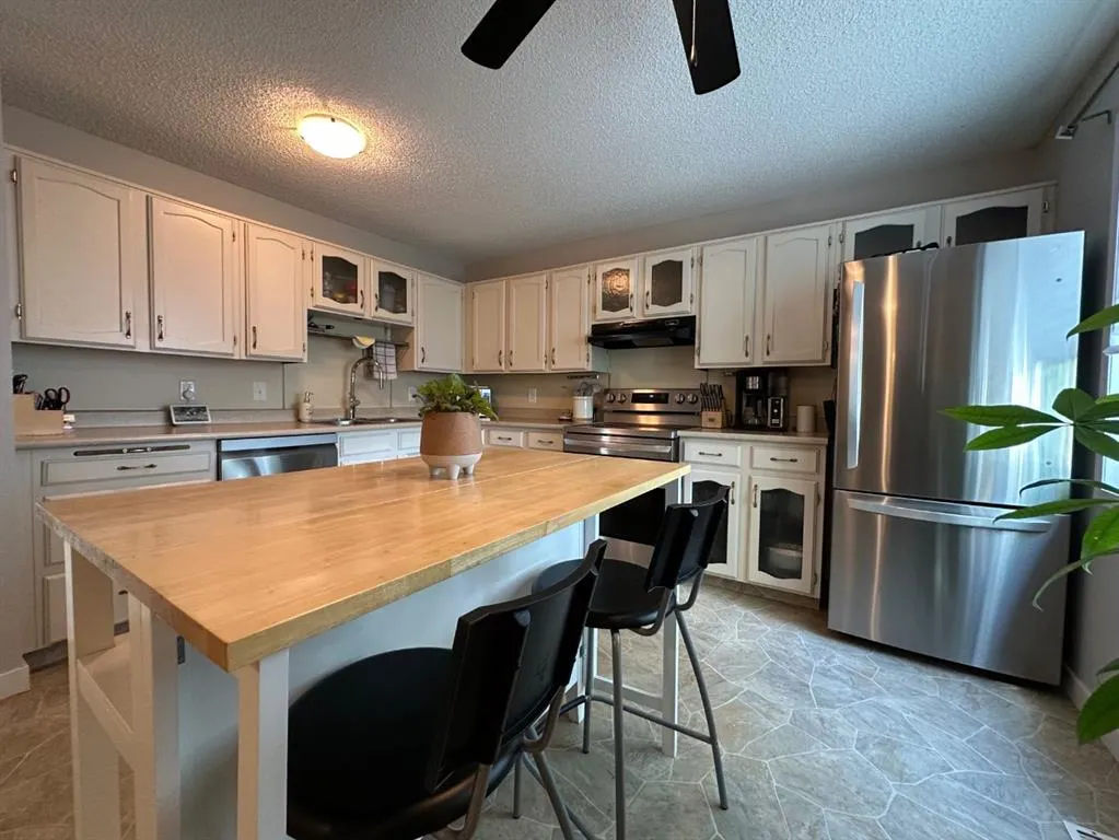 232 Midpark Gardens SE