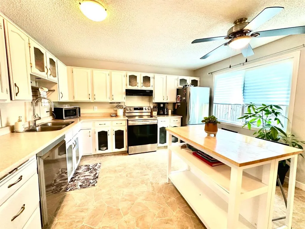 232 Midpark Gardens SE