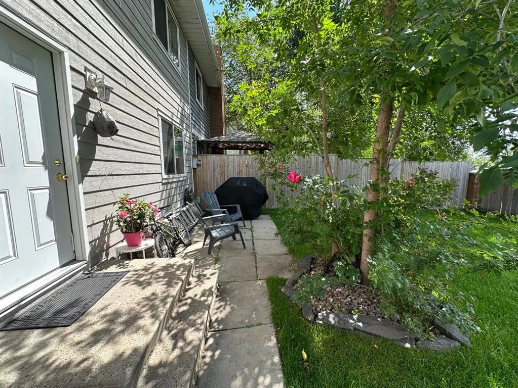 232 Midpark Gardens SE