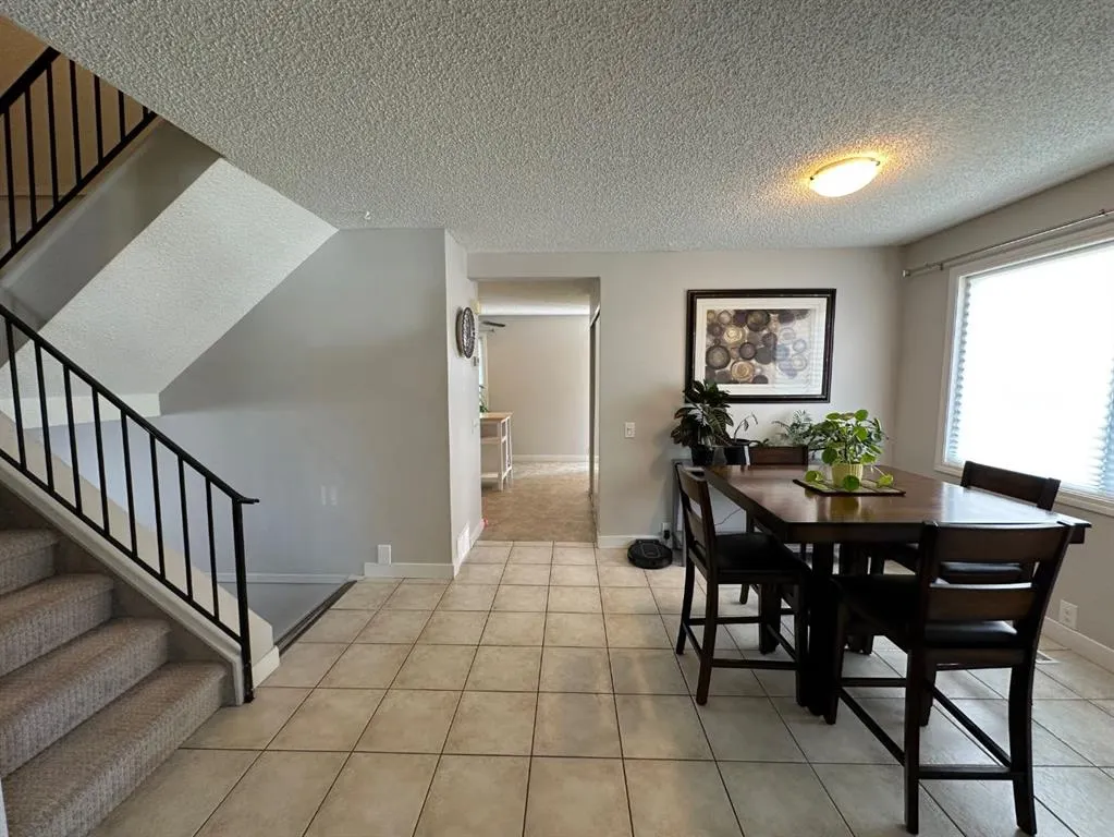 232 Midpark Gardens SE