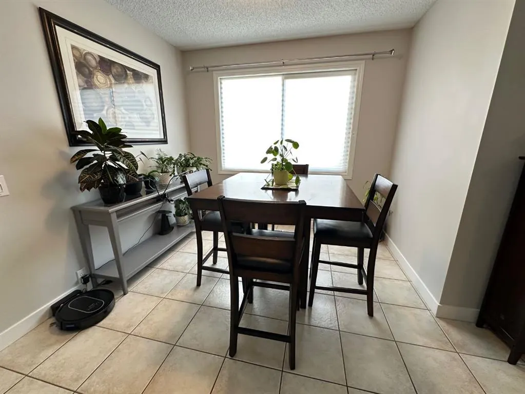 232 Midpark Gardens SE