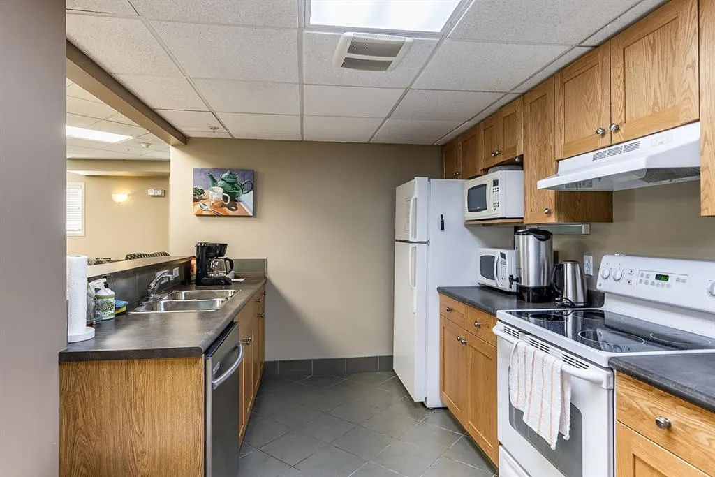 194 Sunrise Circle SW, #403