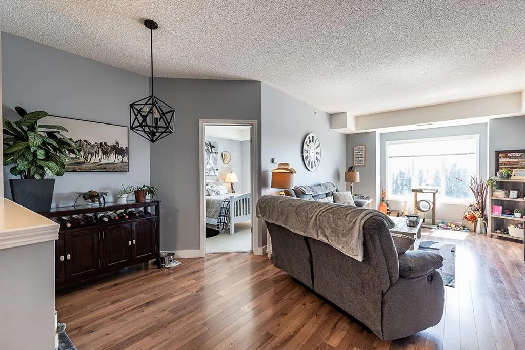 194 Sunrise Circle SW, #403