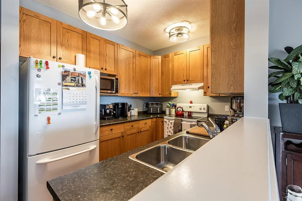 194 Sunrise Circle SW, #403