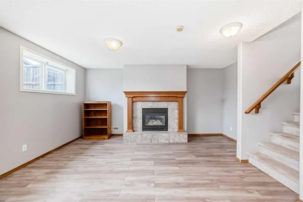 324 Taradale Drive NE