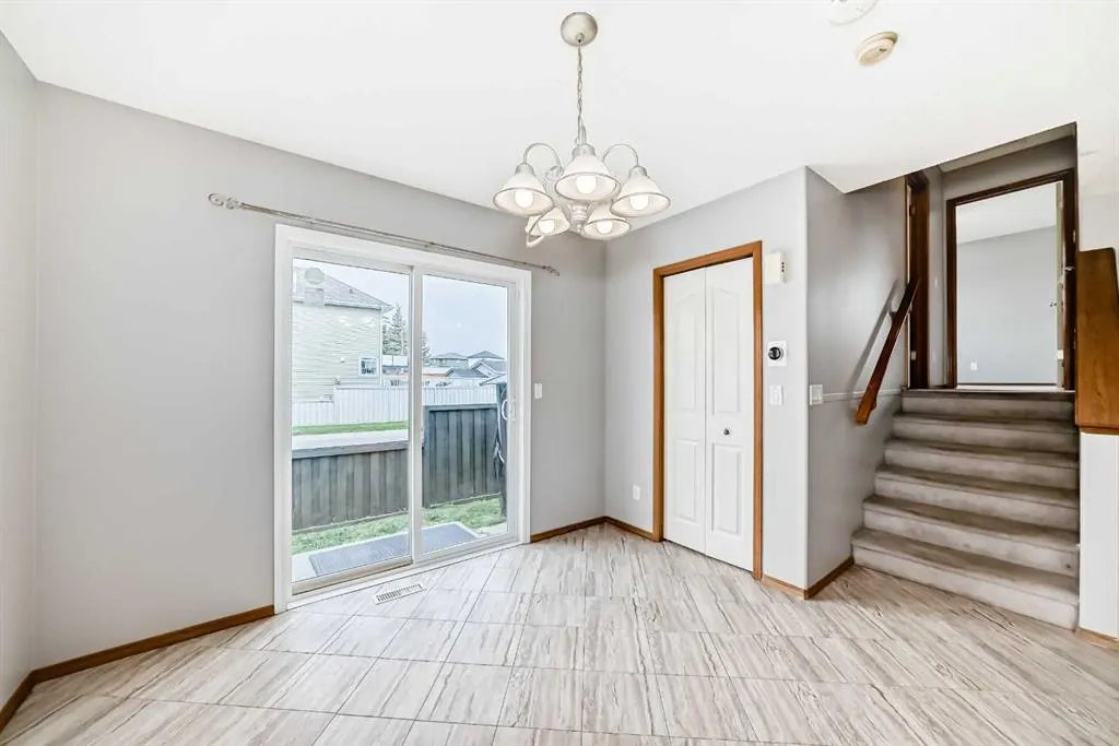 324 Taradale Drive NE